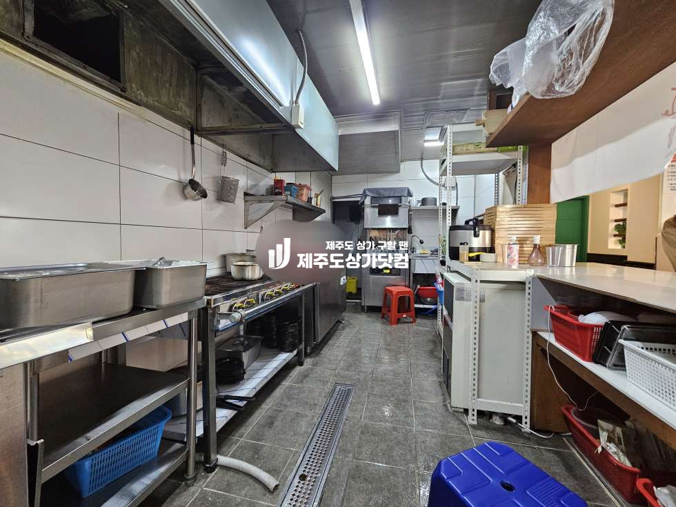 제주 제주시 노형동 한라대 인근 깔끔한 노출 상가 연세1500만원 임대(주차가능) 연세 매물번호 12810 사진 4