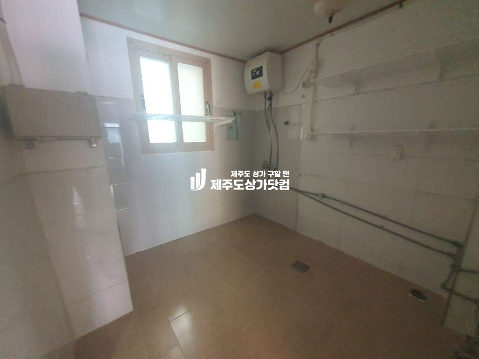 제주 제주시 아라일동 아라일동 / 아라아이파크 인근 / 노출좋은 도로변 1층 / 무권리 상가임대 연세 매물번호 13716 사진 3