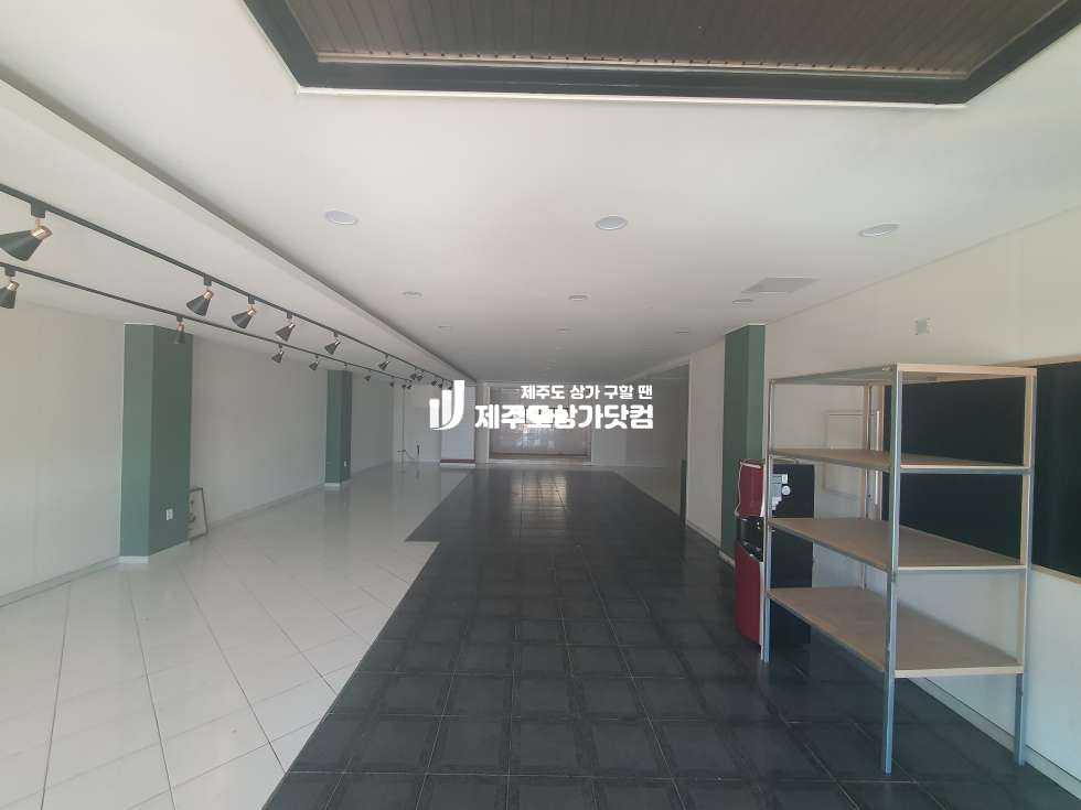 제주 제주시 연동 연동 / 연삼로 / 대로변 / 노출좋은 / 1층 / 무권리 상가 / 연세임대 연세 매물번호 13475 사진 1