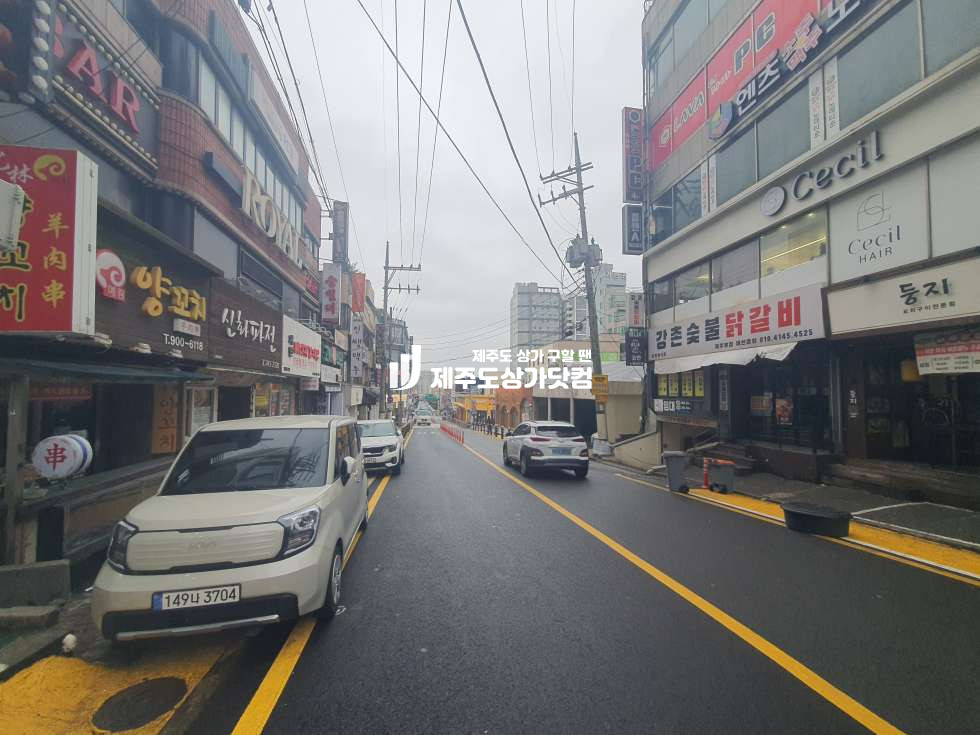 제주 제주시 연동 연동 / 제원 메인상가 / 도로변 / 대형상가 1층 무권리 / 연세임대 / 분할가능 연세 매물번호 13727 사진 1