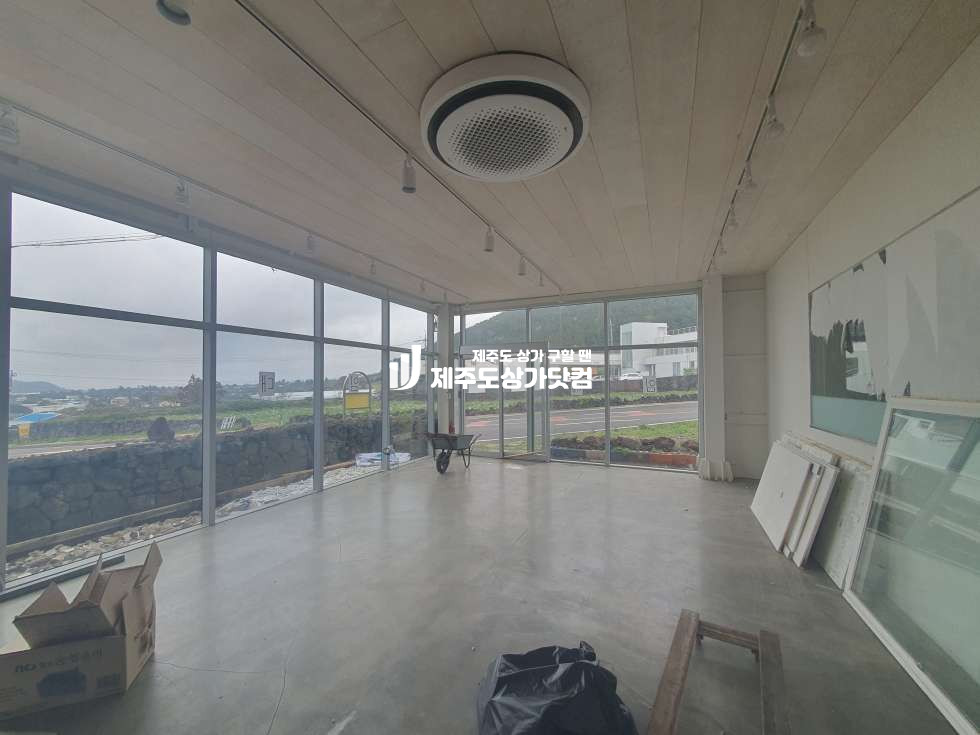 제주 제주시 한림읍 금악리 한림읍 / 금악리 / 금오름 / 도로변 / 1.2F 상가 통임대 월세 월세 매물번호 13749 사진 4