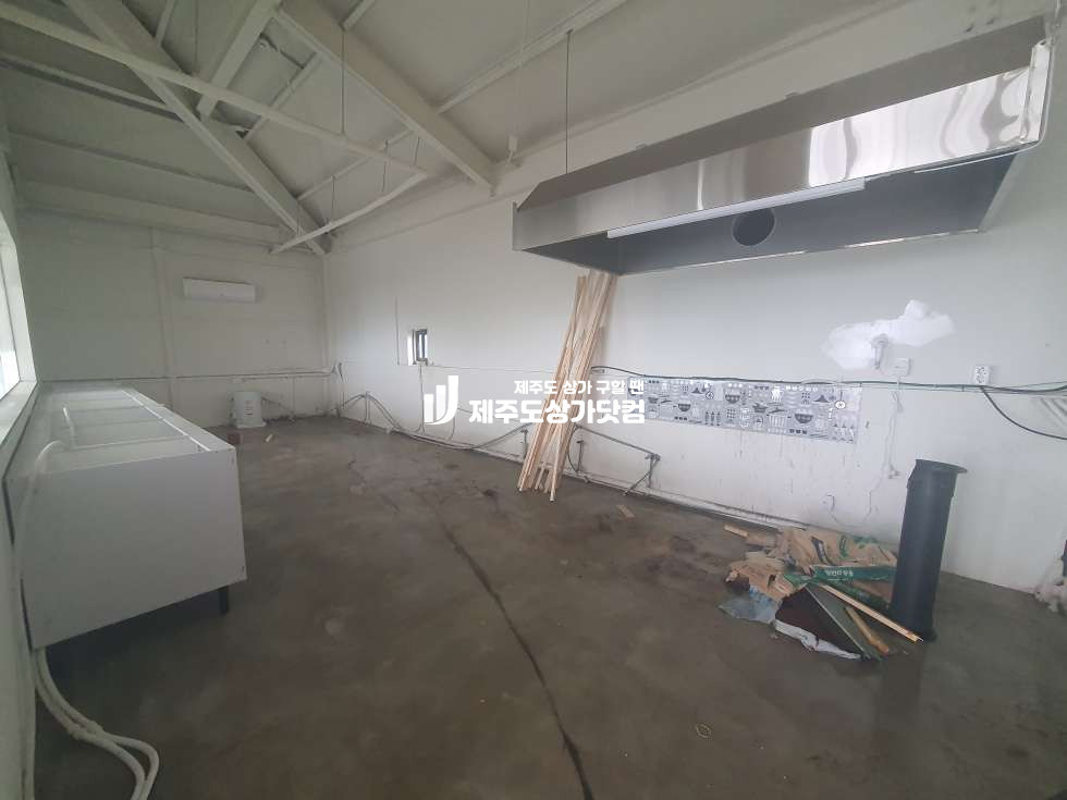 제주 제주시 한림읍 금악리 한림읍 / 금악리 / 금오름 / 도로변 / 1.2F 상가 통임대 월세 월세 매물번호 13749 사진 6