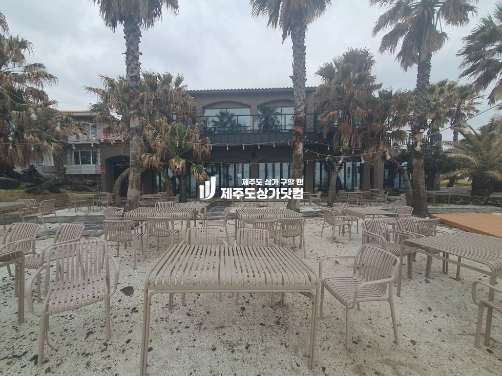 제주 제주시 애월읍 고내리 애월읍 / 애월해안로 도로변 / 1.2F 상가 / 통임대 연세 매물번호 13750 사진 1